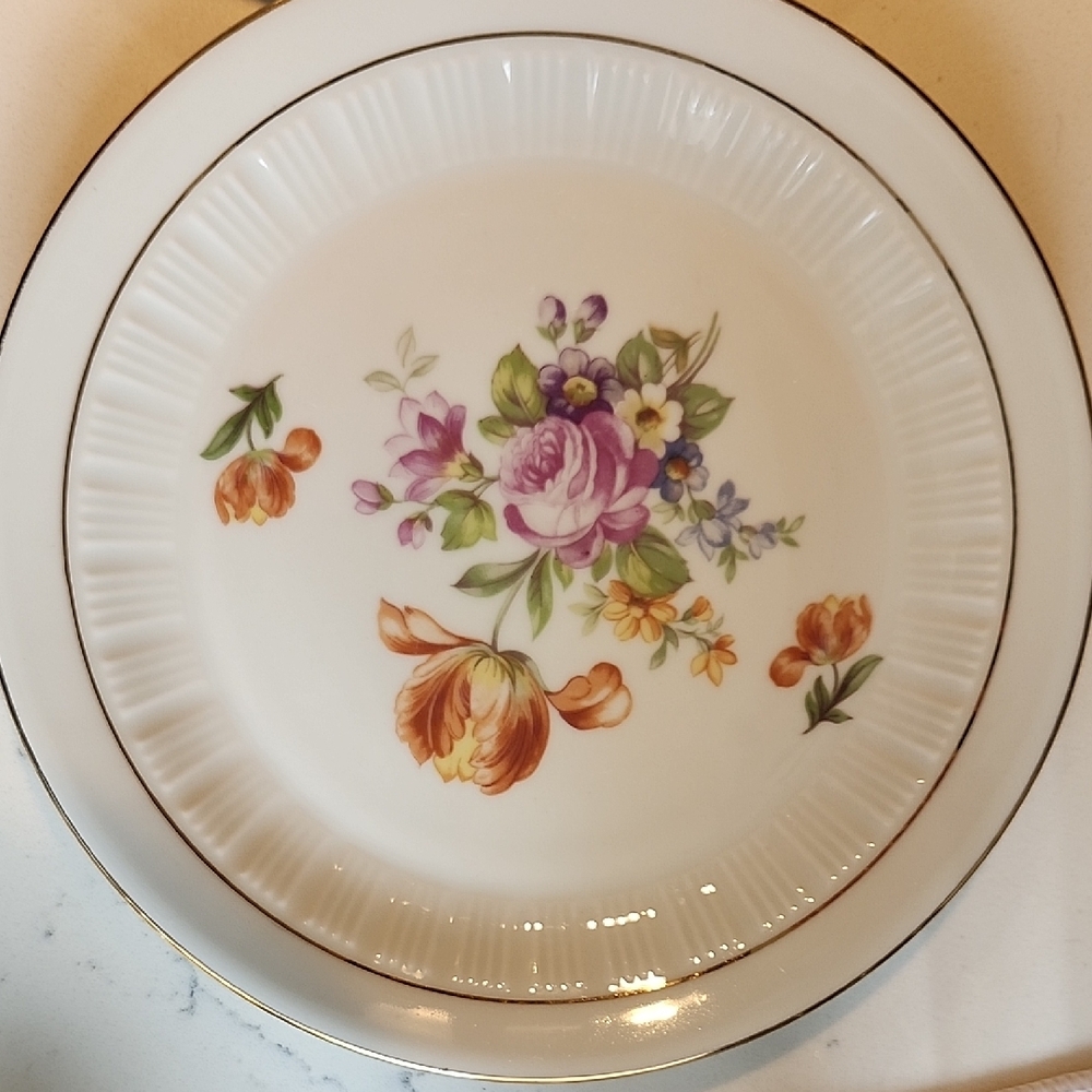 2 Floral Porcelain Dinner Plate with Gold Accent